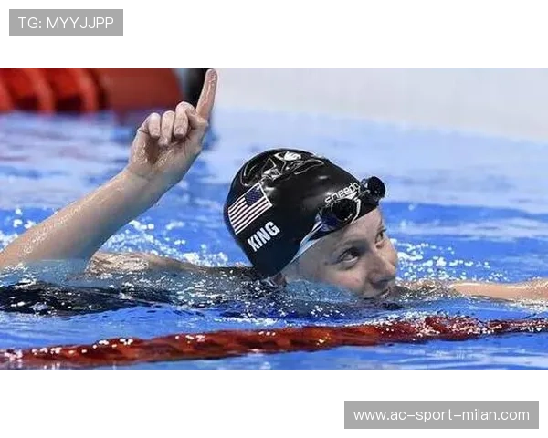 游泳比赛出现罕见“头对头冲线” 游泳比赛出现罕见“头对头冲线”