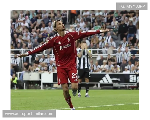 曼联弧顶外脚背一击擦网掀起哗然 曼联弧顶外脚背一击擦网掀起哗然