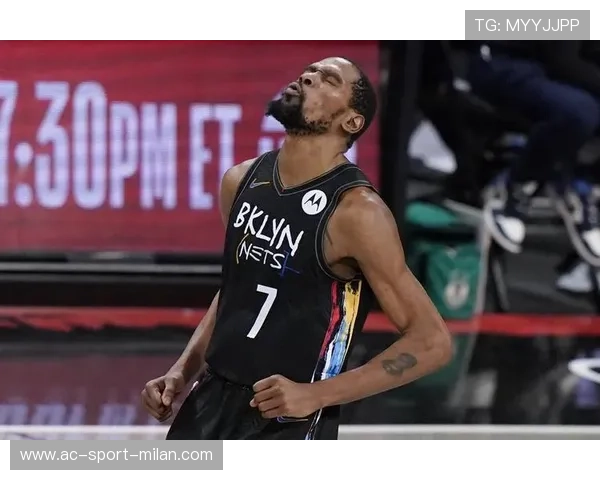 杜兰特罚球稳稳命中,篮网在最后十秒保持领先 杜兰特罚球稳稳命中,篮网在最后十秒保持领先